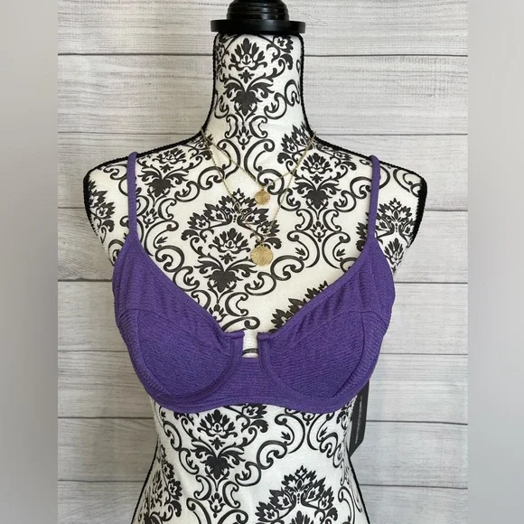 PrettyLittleThing | NWT Women’s Purple Underwired Crinkle Bikini Top - Picture 1 of 8